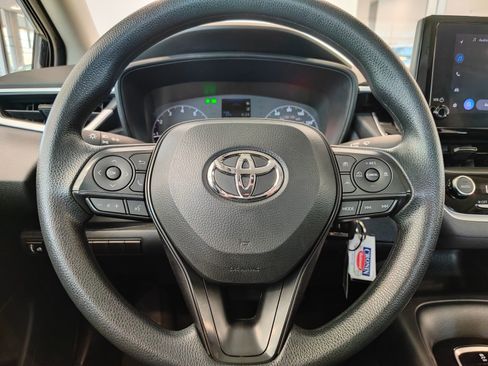 Used 2025 Toyota Corolla LE image 19