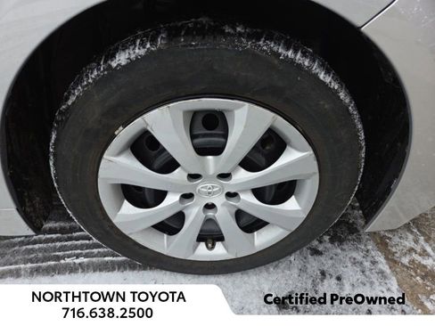 Used 2023 Toyota Corolla LE image 2
