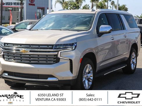 Used 2024 Chevrolet Suburban Premier RWD image 1