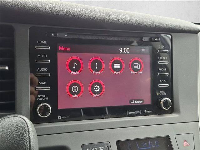 Used 2020 Toyota Sienna LE w/ Carpet Mat Package FWD image 14