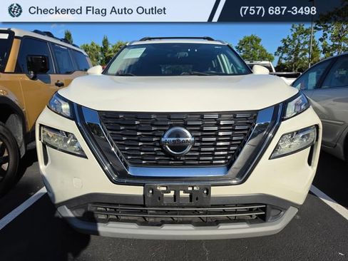 Used 2021 Nissan Rogue SV w/ Premium Package FWD image 2