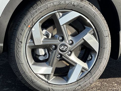 Used 2026 Hyundai Venue SEL FWD image 23