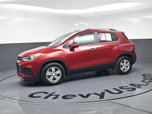 Used 2020 Chevrolet Trax LT w/ Driver Confidence Package image 6