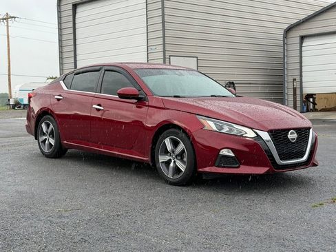 Used 2022 Nissan Altima 2.5 SV FWD image 2