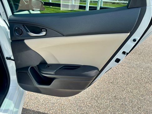Used 2019 Honda Civic EX image 19