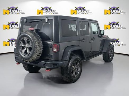 Used 2018 Jeep Wrangler Unlimited Rubicon w/ Connectivity Group AWD/4WD image 5