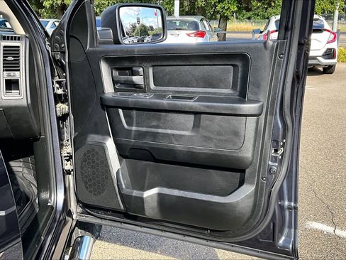 Used 2019 RAM 1500 Tradesman w/ Chrome Appearance Group RWD image 22