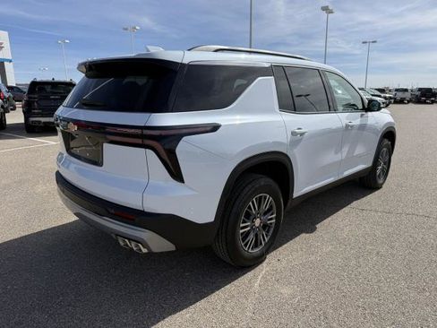 New 2026 Chevrolet Traverse LT image 9