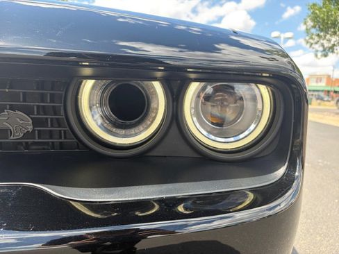 Used 2016 Dodge Challenger SRT Hellcat RWD image 9
