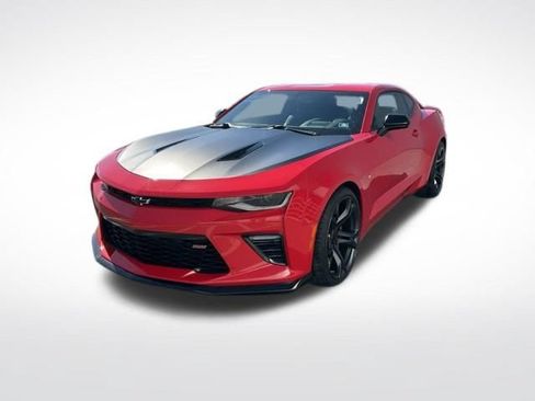 Used 2018 Chevrolet Camaro SS RWD image 10