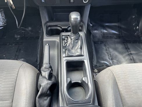 Used 2017 Toyota Tacoma SR w/ SR Convenience Package image 21