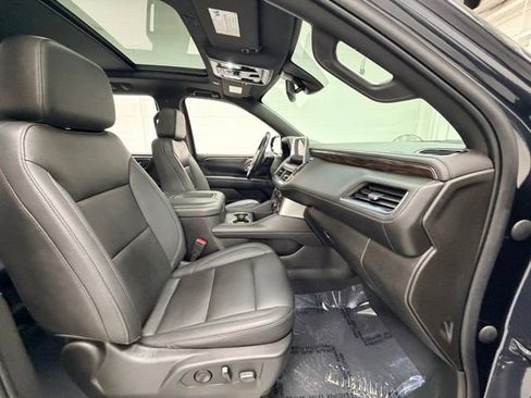 Certified 2022 Chevrolet Tahoe Z71 w/ Luxury Package AWD/4WD image 30