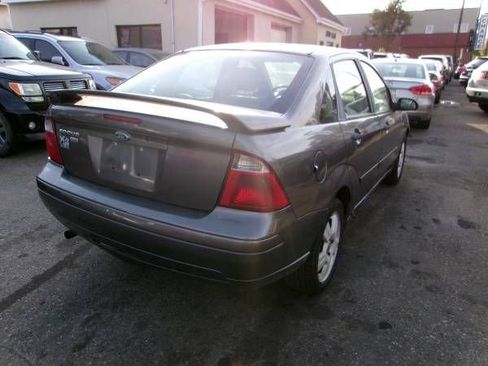 Used 2007 Ford Focus ZX4 Sedan image 5
