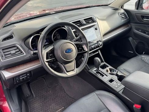 Used 2018 Subaru Outback 2.5i Limited image 11