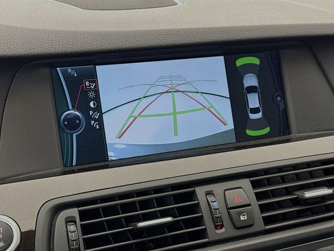 Used 2012 BMW 550i Sedan image 18