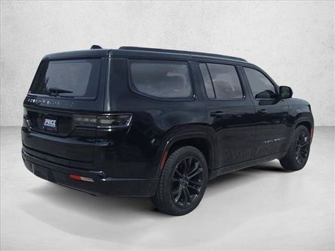 Used 2022 Jeep Grand Wagoneer Series II AWD/4WD image 5