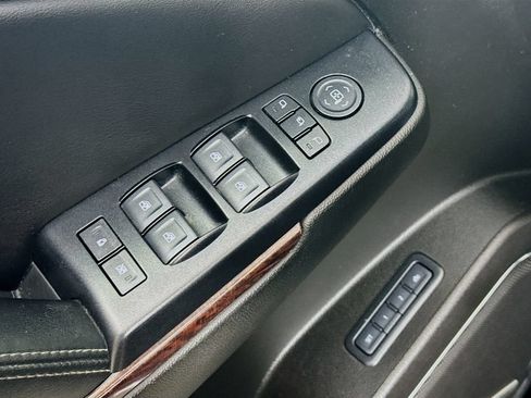 Used 2020 GMC Yukon XL SLT RWD image 18