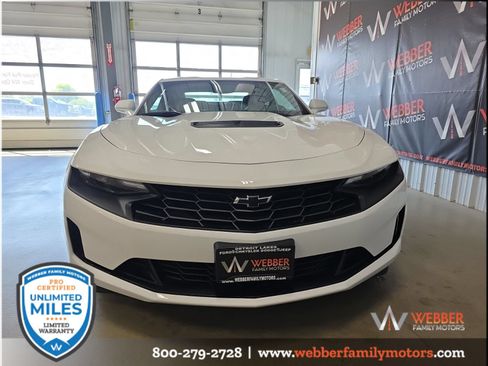 Used 2022 Chevrolet Camaro LT w/ Technology Package RWD image 2