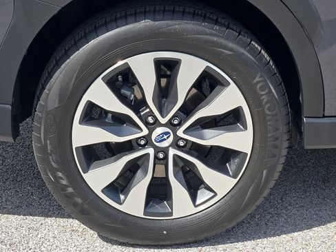 Certified 2025 Subaru Outback Limited AWD/4WD image 8