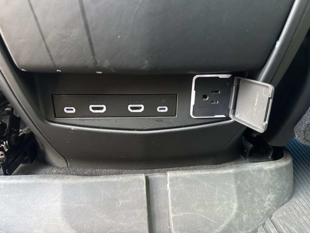 Used 2023 Cadillac Escalade ESV Sport Platinum AWD/4WD image 19