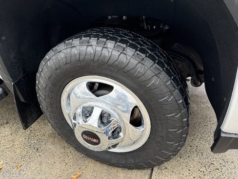 Used 2021 GMC Sierra 3500 Denali w/ Denali Ultimate Package image 14