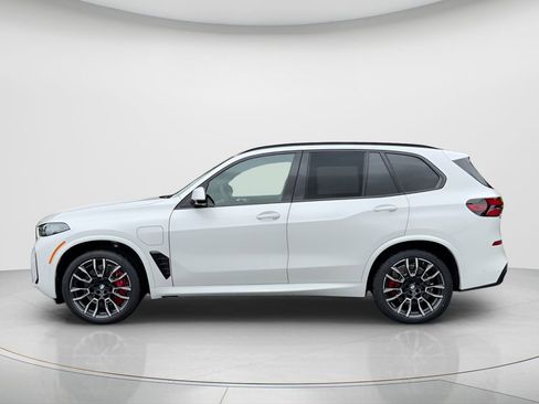 New 2026 BMW X5 xDrive50e w/ M Sport Package image 3