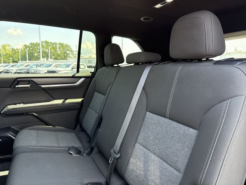 Used 2025 GMC Acadia Elevation FWD image 29
