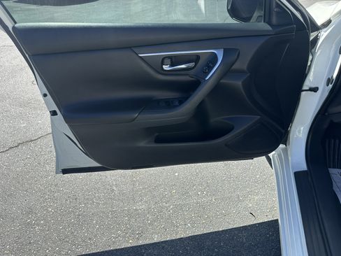 Used 2017 Nissan Altima 2.5 SV w/ Convenience Package FWD image 27