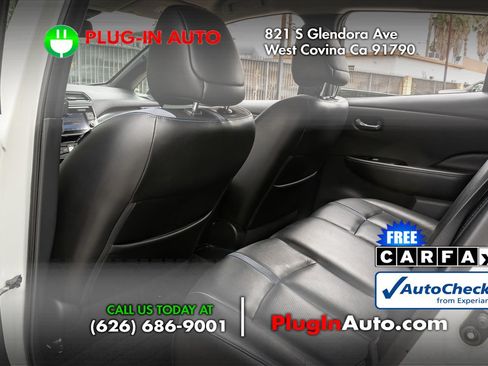 Used 2018 Nissan Leaf SL w/ SL Technology Package FWD image 8