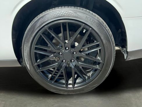 Used 2018 Dodge Challenger SXT image 18