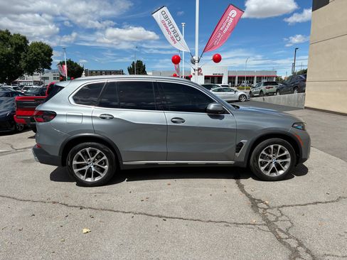Used 2024 BMW X5 xDrive40i w/ Premium Package AWD/4WD image 2