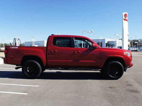 Used 2021 Toyota Tacoma SR w/ SR Convenience Package image 11