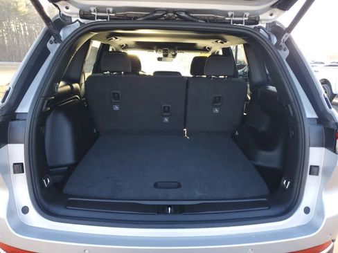 New 2025 Jeep Grand Cherokee Laredo X w/ Luxury Tech Group I image 10