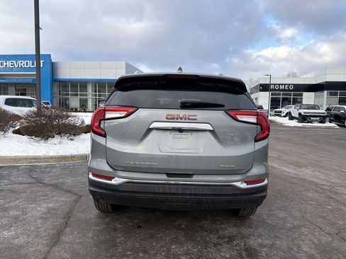 Used 2023 GMC Terrain SLT image 7