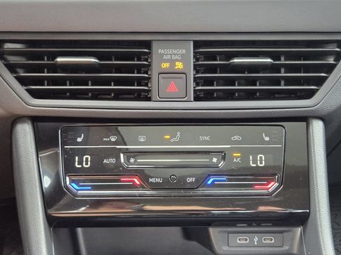 New 2026 Volkswagen Jetta SE FWD image 18