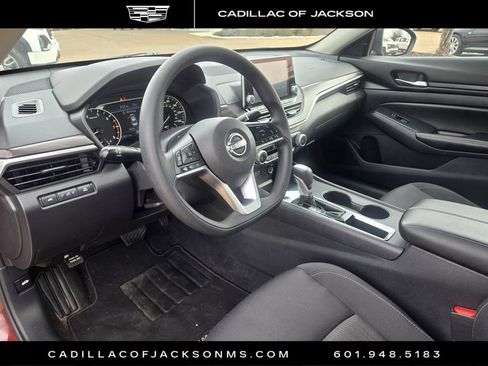 Used 2025 Nissan Altima 2.5 SV image 13