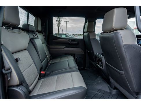 Used 2023 Chevrolet Silverado 1500 ZR2 w/ Technology Package image 15