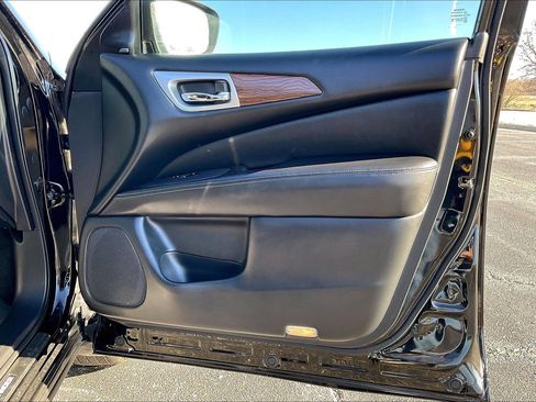 Used 2018 Nissan Pathfinder Platinum w/ Cargo Package image 20