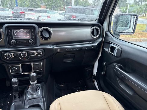 Used 2019 Jeep Wrangler Unlimited Sport AWD/4WD image 11