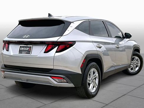 Certified 2025 Hyundai Tucson SE image 12