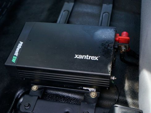 Used 2015 Ford F250 XL w/ Camper Package image 31