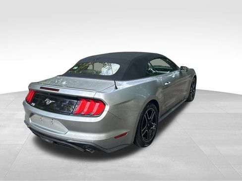 Used 2020 Ford Mustang Premium RWD image 5