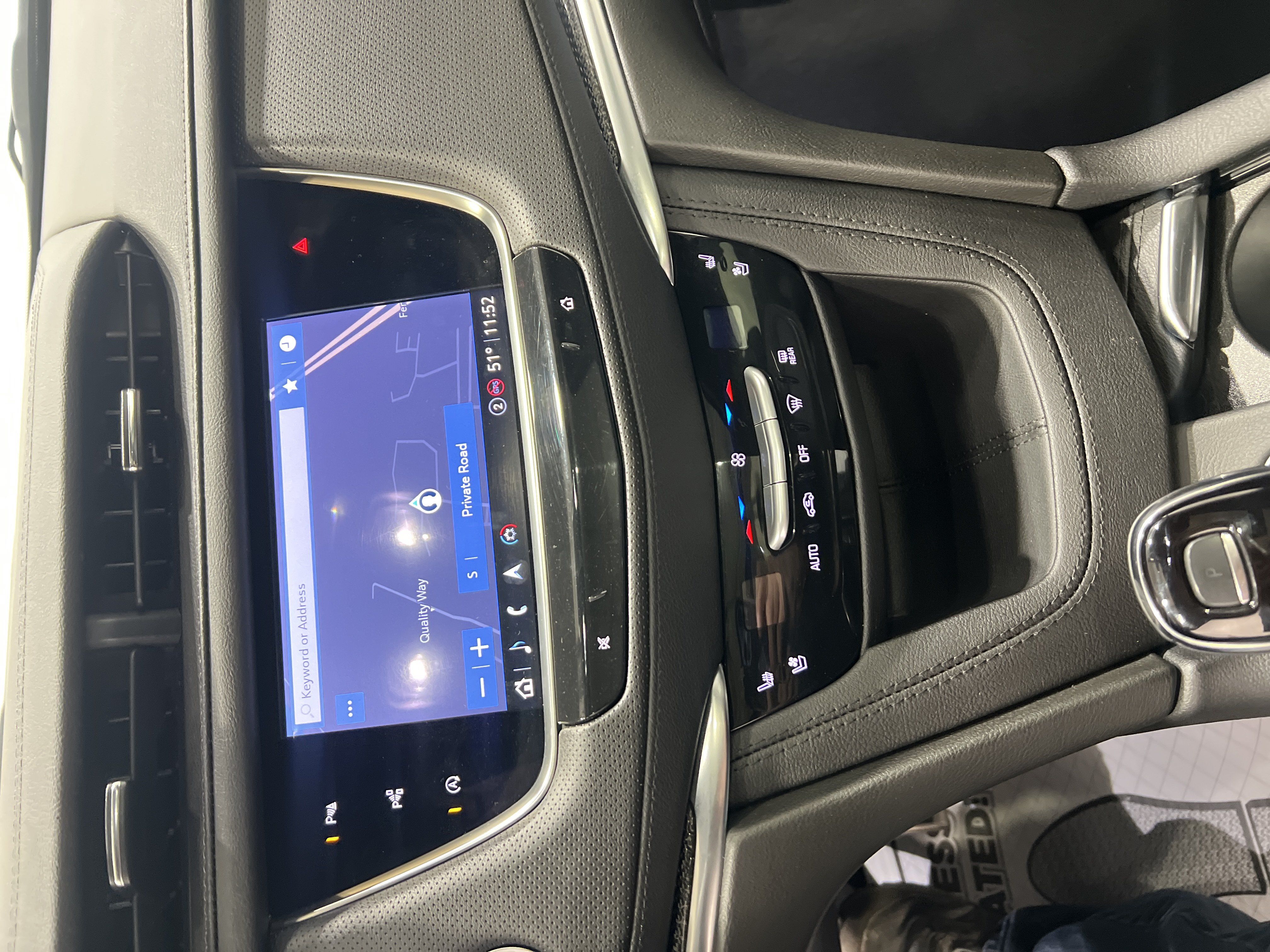 Used 2025 Cadillac XT5 Sportv w/ Technology Package AWD/4WD image 10