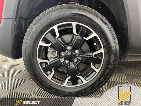 Used 2023 Jeep Renegade Latitude AWD/4WD image 25