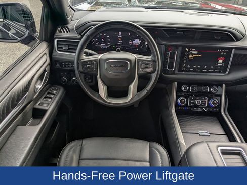 Used 2023 GMC Yukon Denali w/ Advanced Technology Package image 17