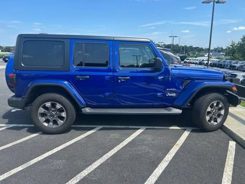 Used 2020 Jeep Wrangler Unlimited Sahara AWD/4WD image 6
