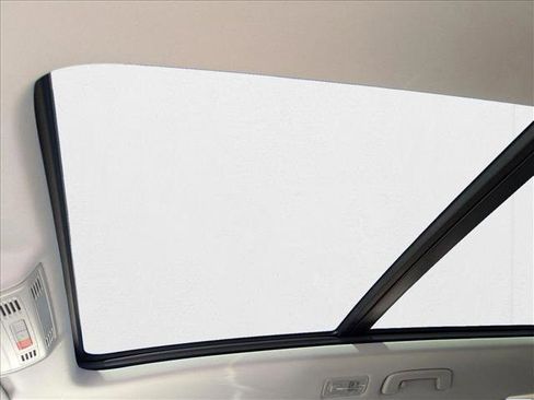 New 2025 Volkswagen Taos SEL image 5