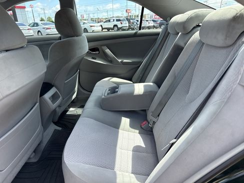 Used 2010 Toyota Camry LE FWD image 13