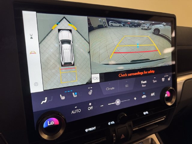 Used 2025 Lexus GX 550 w/ Accessory Package (2T) AWD/4WD image 16