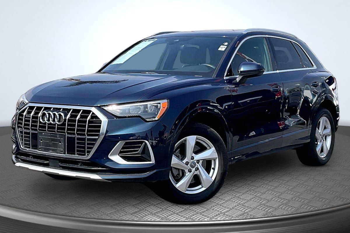 Used 2020 Audi Q3 2.0T Premium w/ Convenience Package AWD/4WD image 12